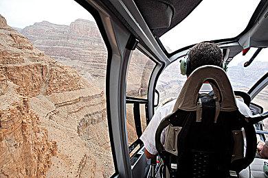 天猫旗舰店PS5国行开启双旦预售 此次备货5000台  3899元起